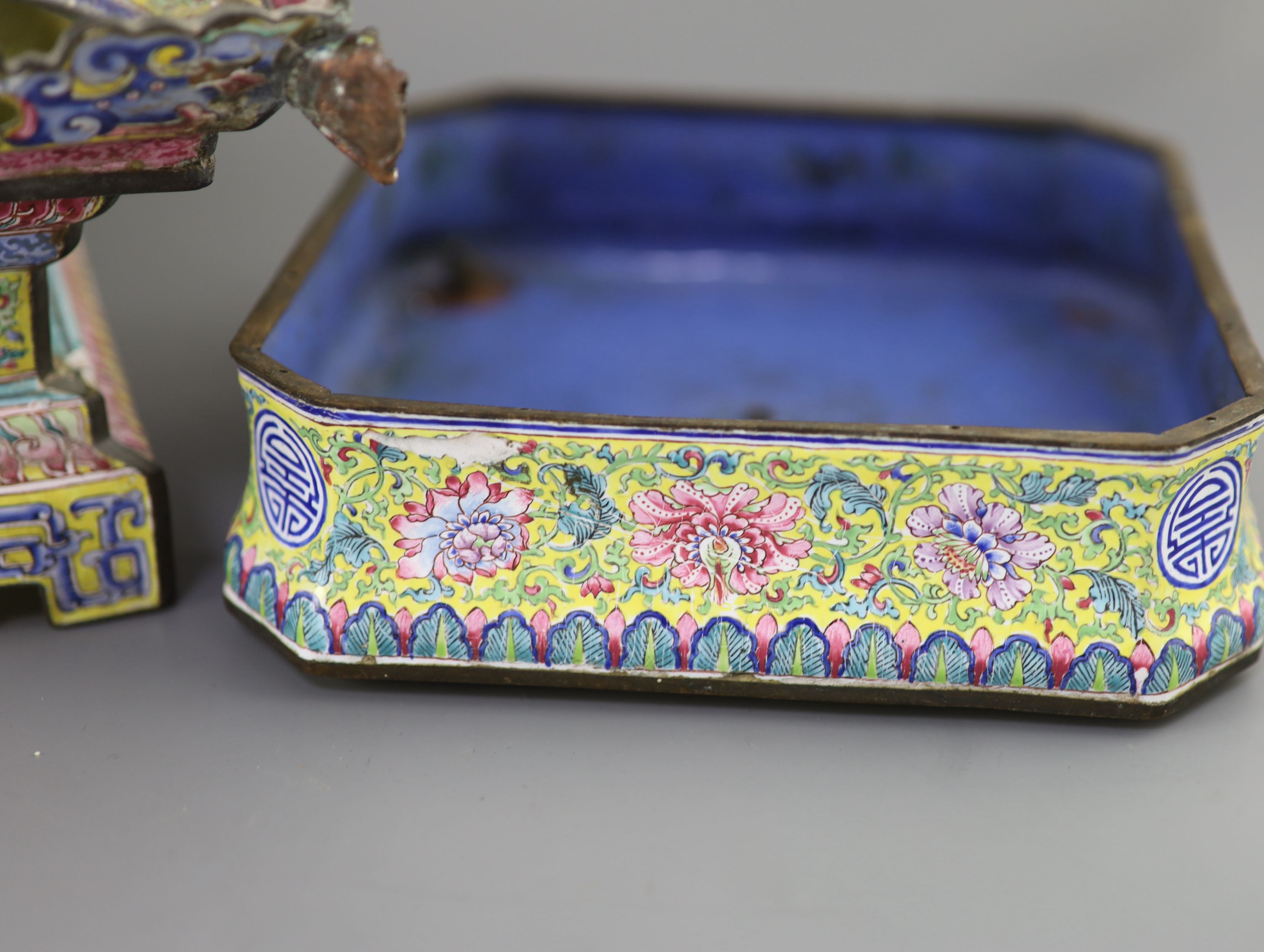 A Chinese Canton (Guangzhou) enamel stand and two similar dishes, Qianlong period, the stand 30cm wide